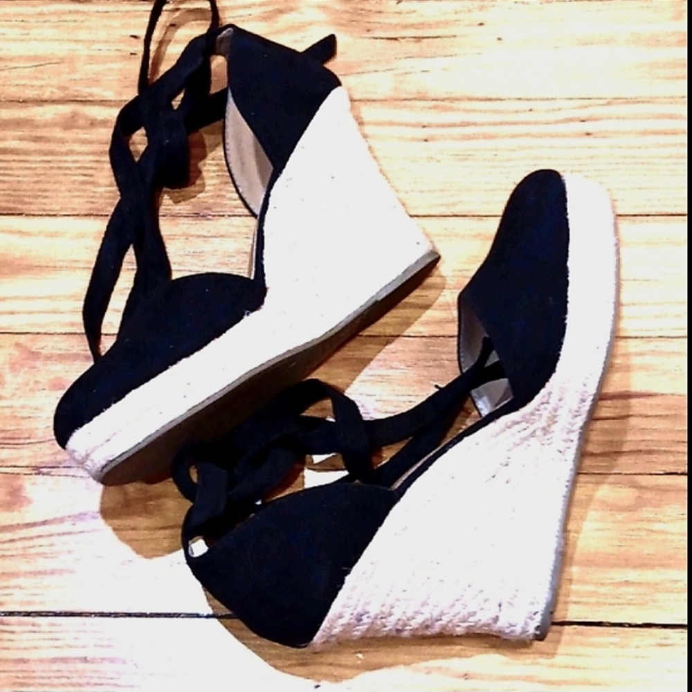 BRASH "ESCAPE EVASION" BLACK ESPADRILLE WEDGE SANDAL. Size US 8.5.